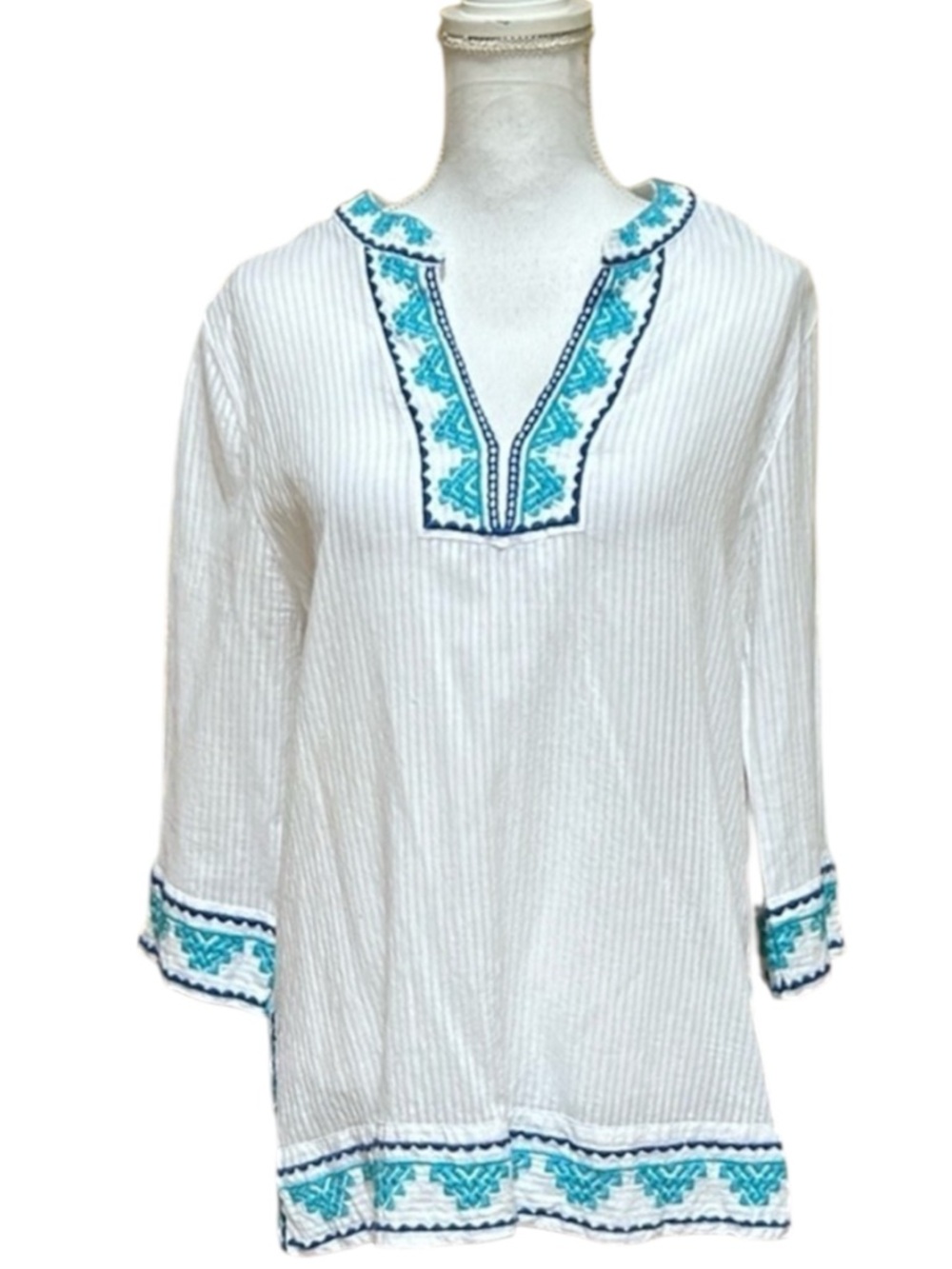 Sigred Olsen Women’s Boho Gypsy Hippie Embroidered White and Blue Tunic Top Med.